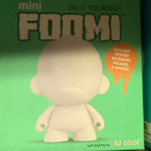 Kidrobot DIY figures all NIB RARE glow in the darkk Munny - Picture 3 of 10